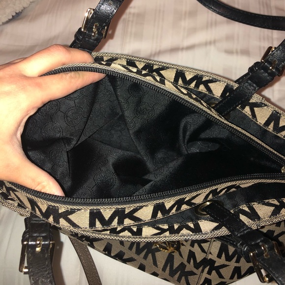 Medium Michael Kors bag - Picture 5 of 7